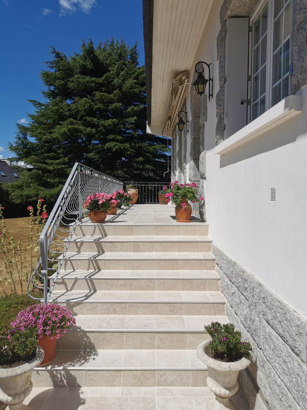 carrelage escalier exterieur AC concept — free download